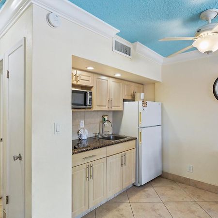 Bay Palms Waterfront Resort - Hotel And Marina St. Pete Beach Habitación foto