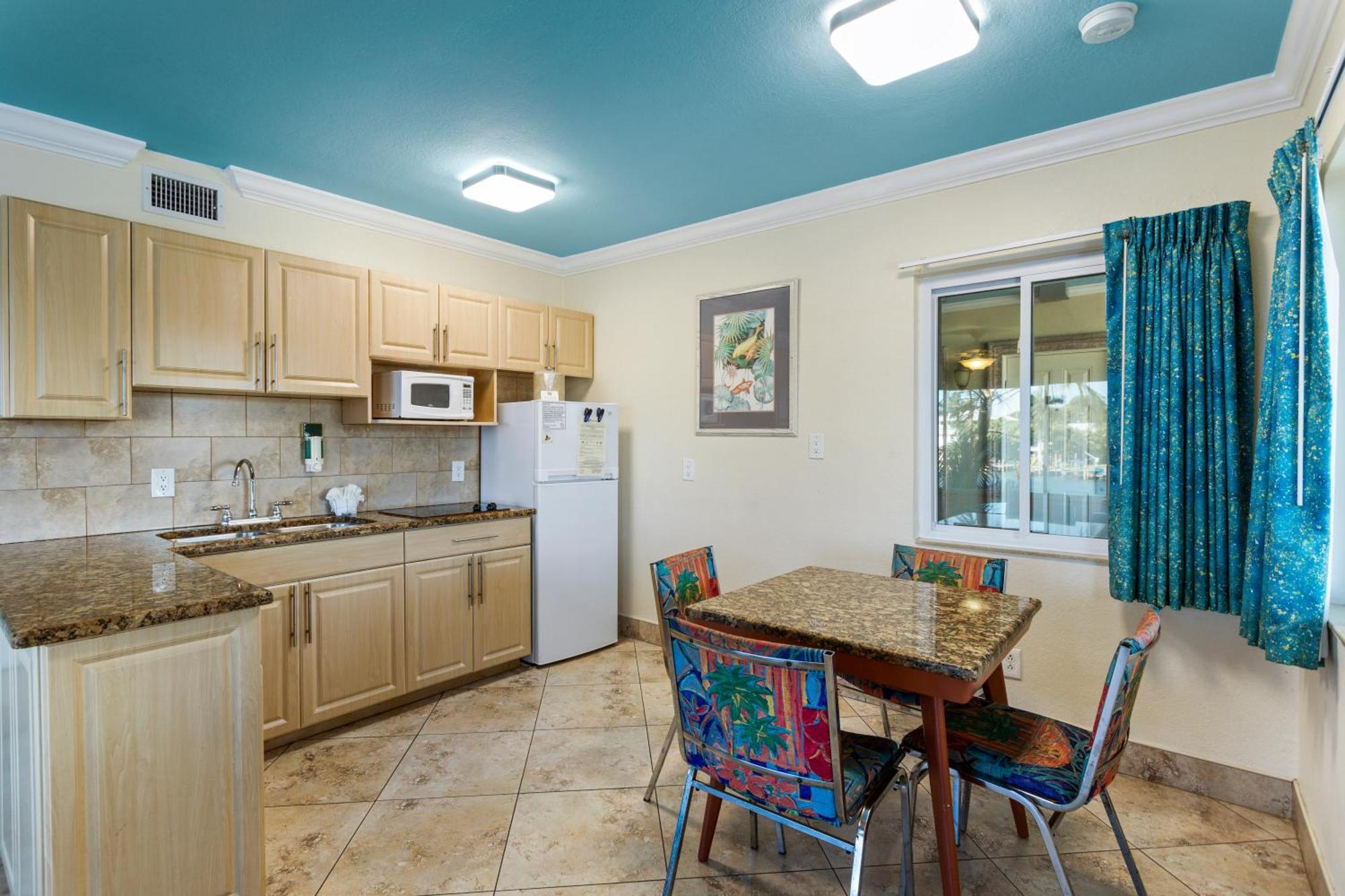 Bay Palms Waterfront Resort - Hotel And Marina St. Pete Beach Habitación foto